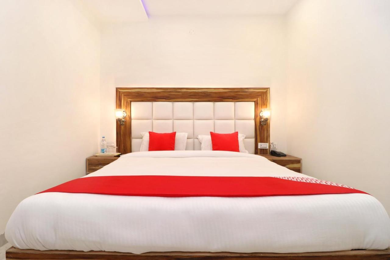Hotel D Plaza Zirakpur Esterno foto