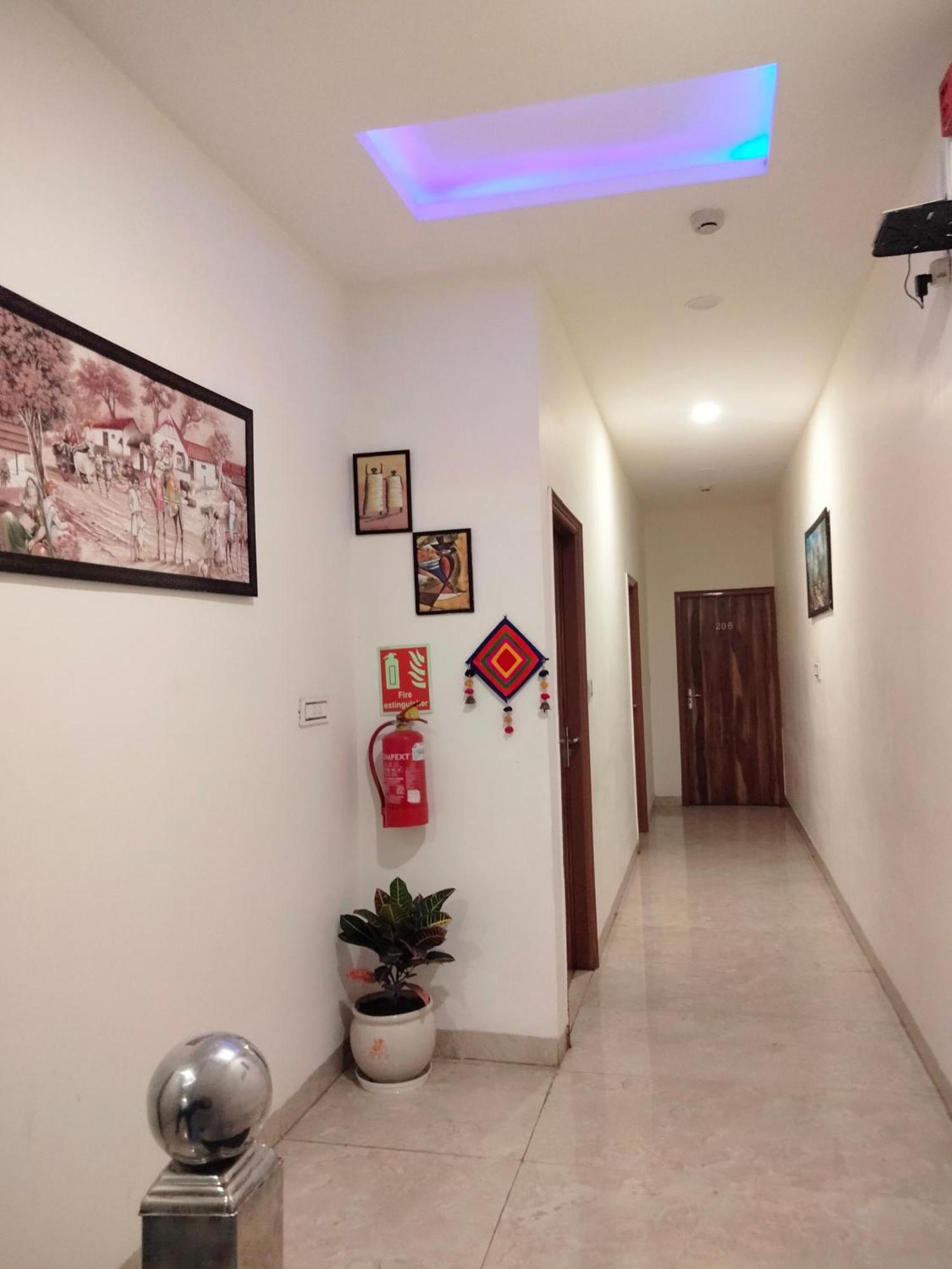 Hotel D Plaza Zirakpur Esterno foto