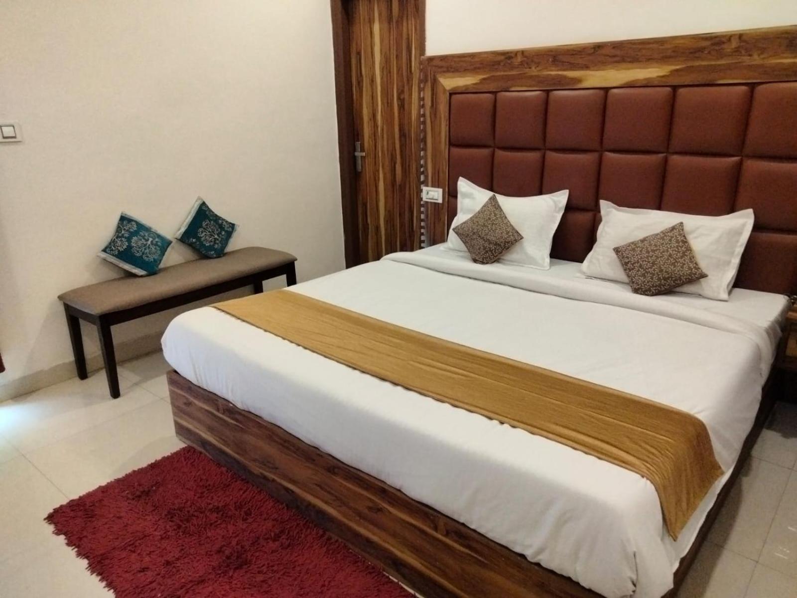 Hotel D Plaza Zirakpur Esterno foto