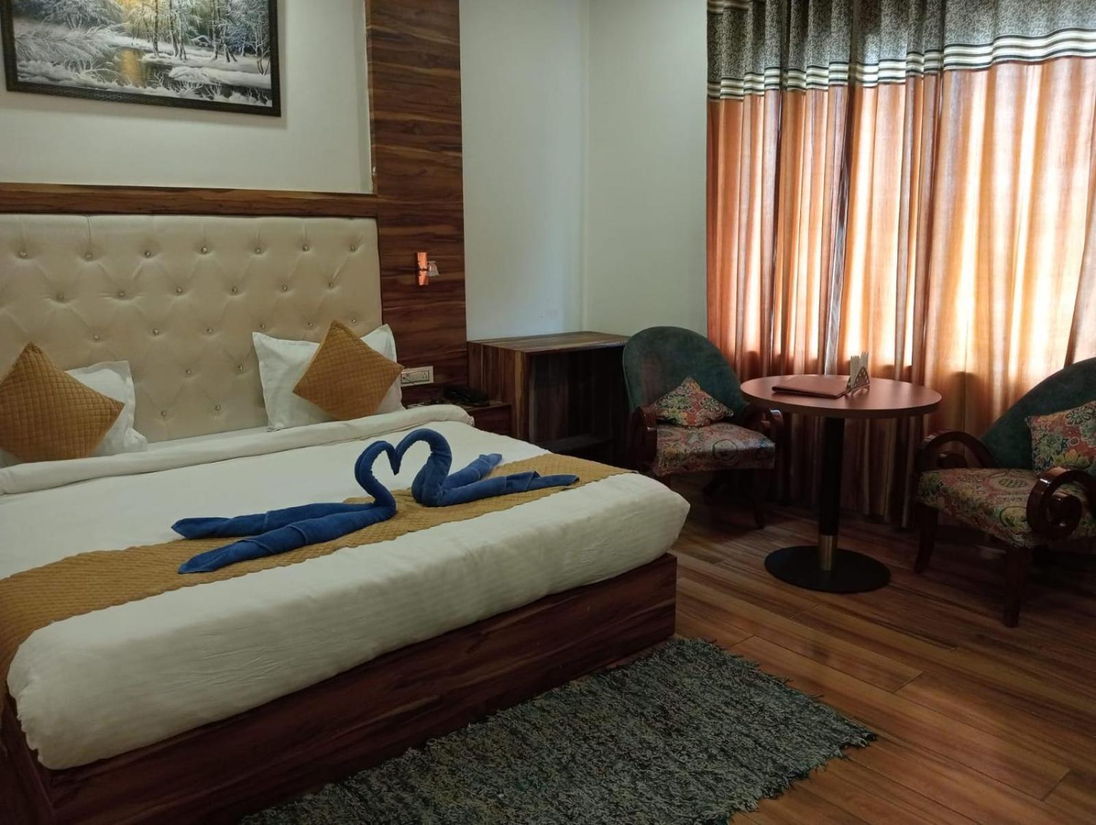 Hotel D Plaza Zirakpur Esterno foto