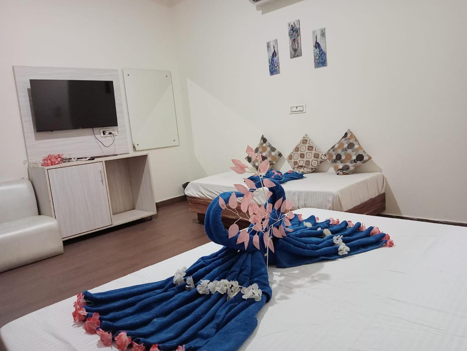 Hotel D Plaza Zirakpur Esterno foto