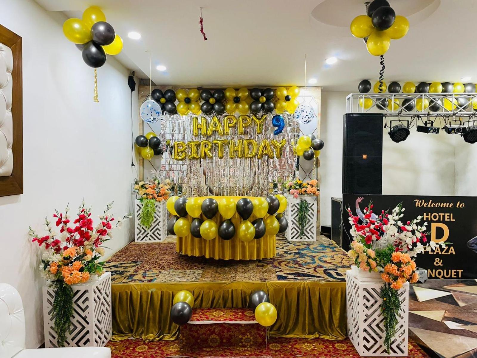 Hotel D Plaza Zirakpur Esterno foto