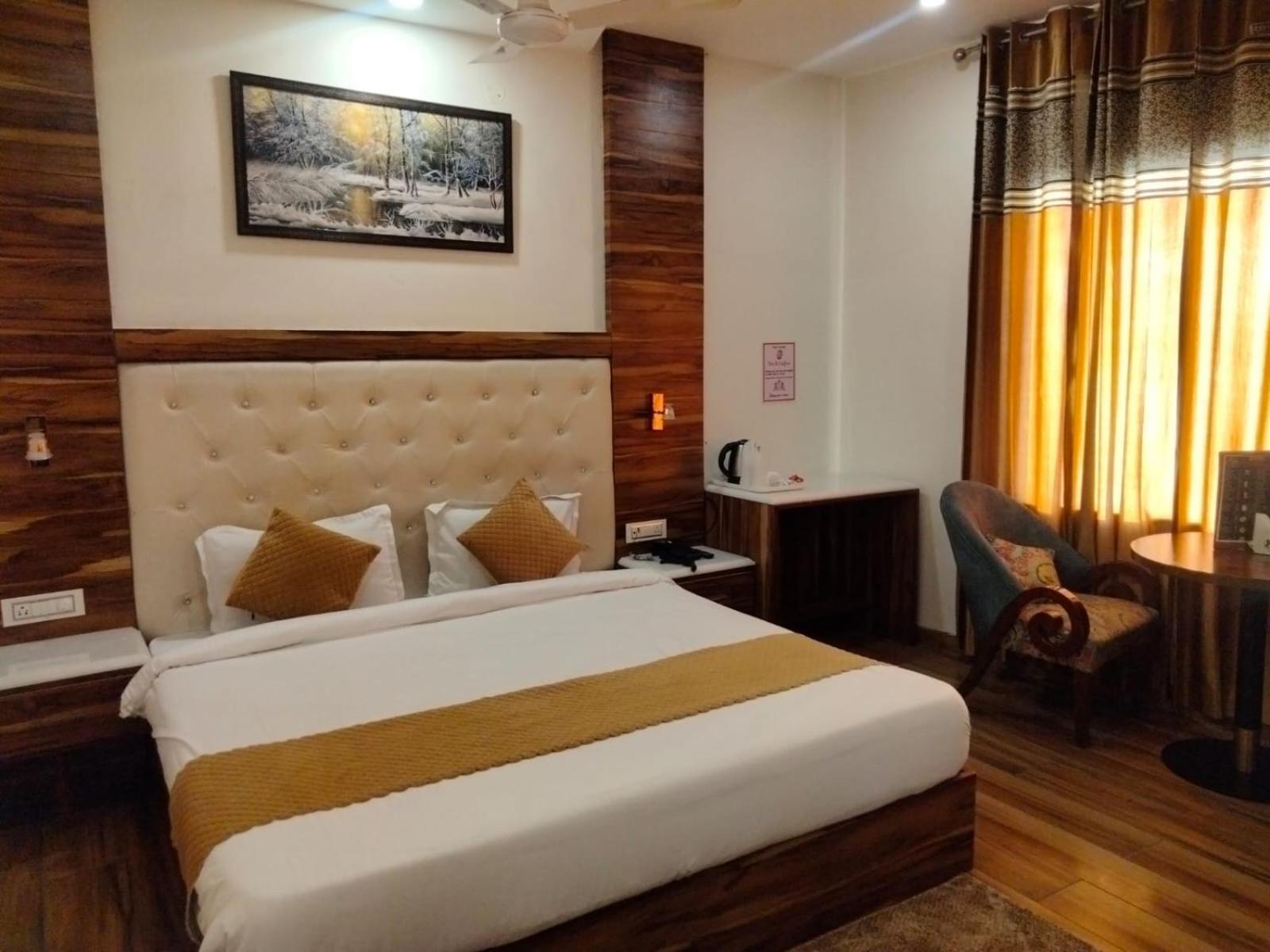 Hotel D Plaza Zirakpur Esterno foto