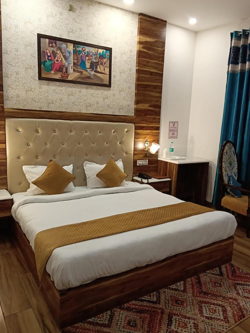 Hotel D Plaza Zirakpur Esterno foto