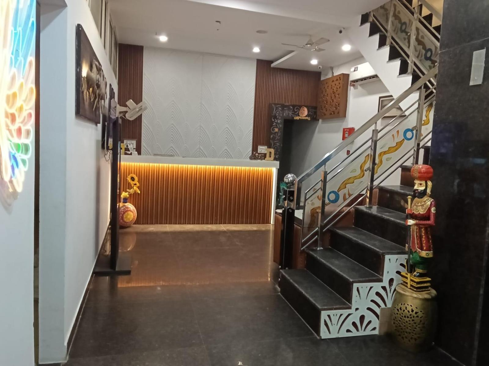 Hotel D Plaza Zirakpur Esterno foto